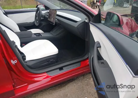 2025 Tesla Model 3 Long Range Rear-Wheel Drive from USA, damaged, VIN 5YJ3E1EA9SF067898